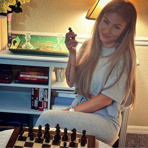 creating my essential wardrobe by offloading 100+ items to be listed soon:) - Picture 4 of 13